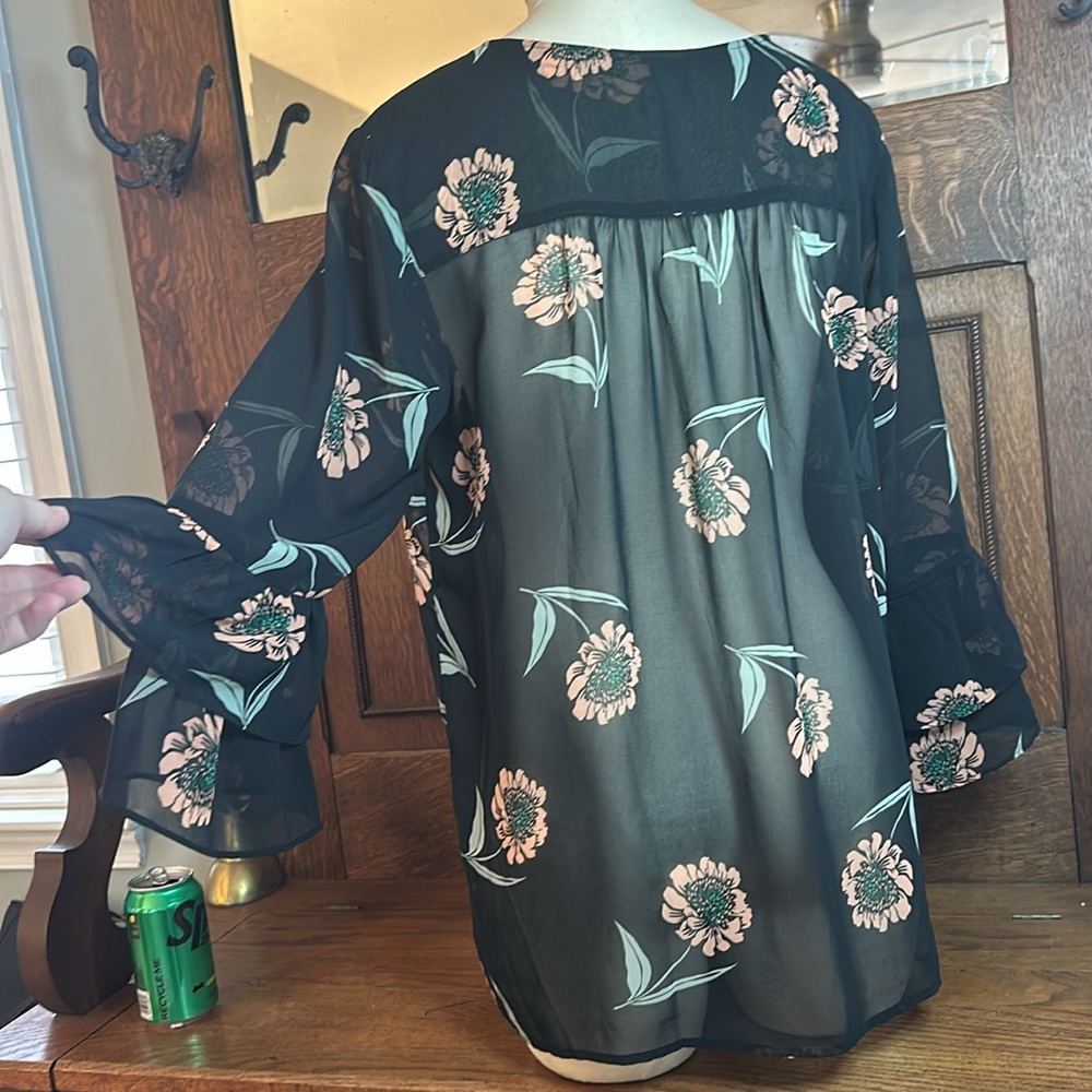 Cabi Sheer Floral Boho Ruffle Sleeve button front Blouse- Size Medium - Picture 3 of 5